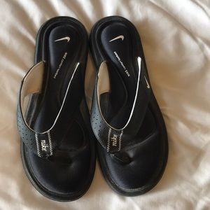 Nike flip flops
